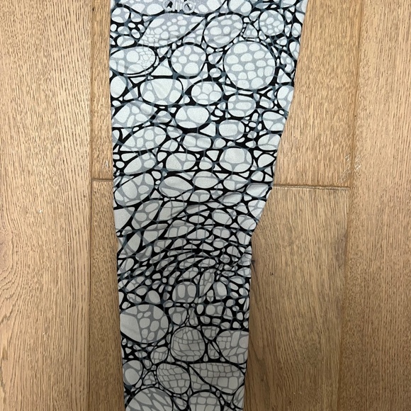 Alo leggings XS - Picture 4 of 4